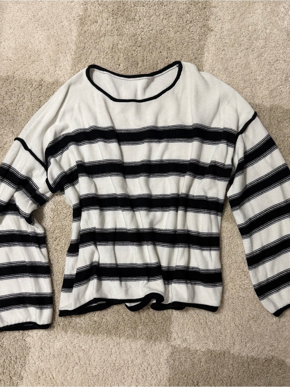 Women’s Black & White Striped Lightweight Knit Sweater Long Sleeve Relaxed Fit